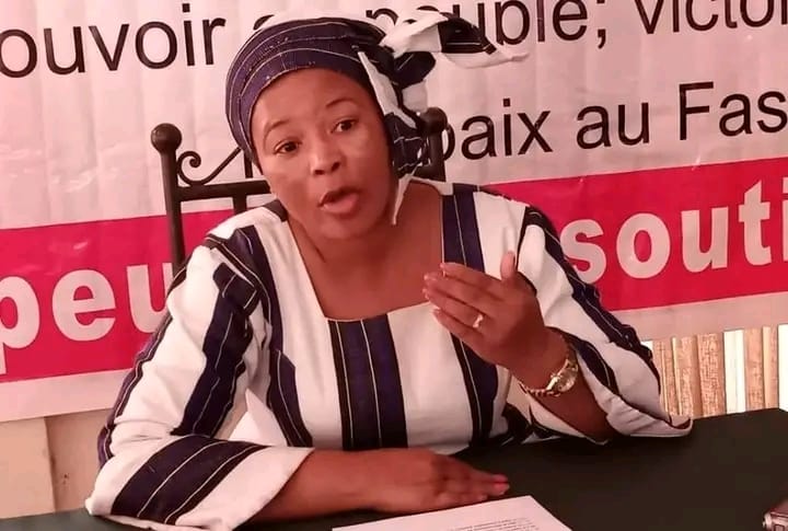 YELI MONIQUE KAM , COORDINATRICE DU MOUVEMENT M30 NAABA WOBGO SUR LE BILAN DES 3 MOIS DE LA DE LA TRANSITION DU CAPITAINE IBRAHIM TRAORÉ ET DE SON GOUVERNEMENT.